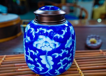 乌兰察布青花瓷茶叶罐